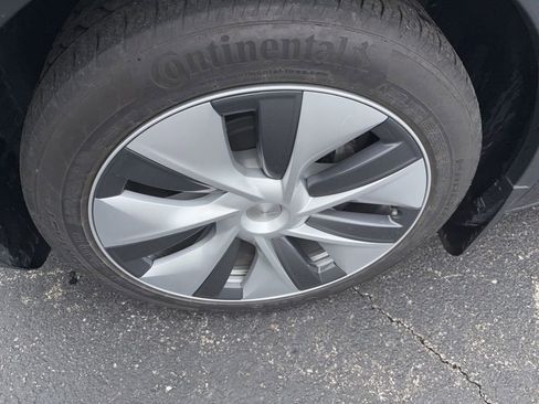Used 2023 Tesla Model Y Long Range AWD/4WD image 13