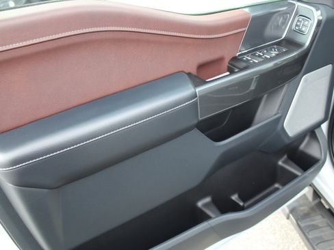 Used 2022 Ford F150 Lariat w/ Equipment Group 502A High image 8