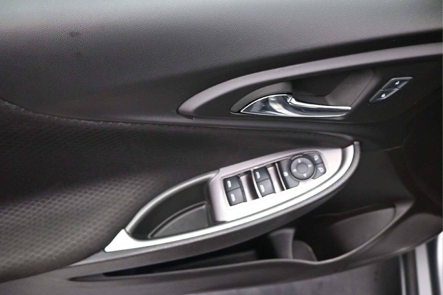 Used 2025 Chevrolet Malibu LT FWD image 13