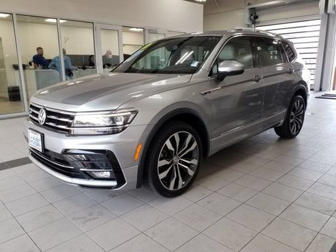 Used 2020 Volkswagen Tiguan SEL Premium R-Line w/ 3rd Row Seat Package AWD/4WD image 2