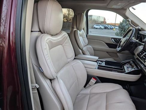 Used 2018 Lincoln Navigator Reserve w/ Technology Package image 13