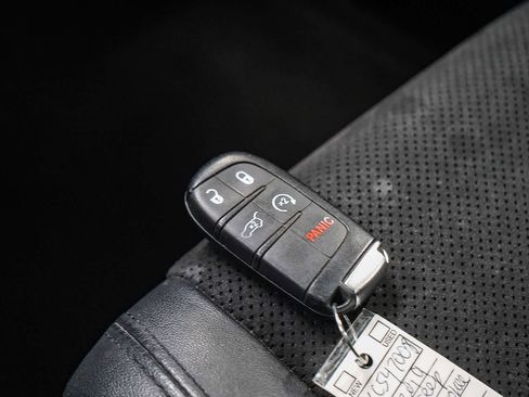 Used 2019 Jeep Grand Cherokee Altitude image 27