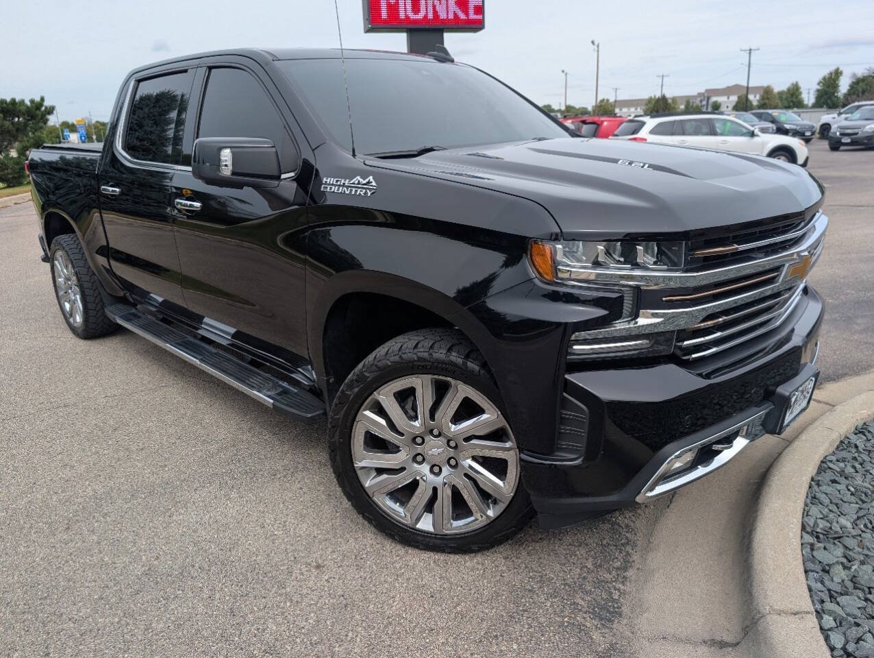 Used 2019 Chevrolet Silverado 1500 High Country w/ High Country Premium Package AWD/4WD image 3