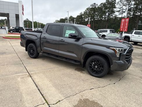 New 2026 Toyota Tundra Limited AWD/4WD image 9