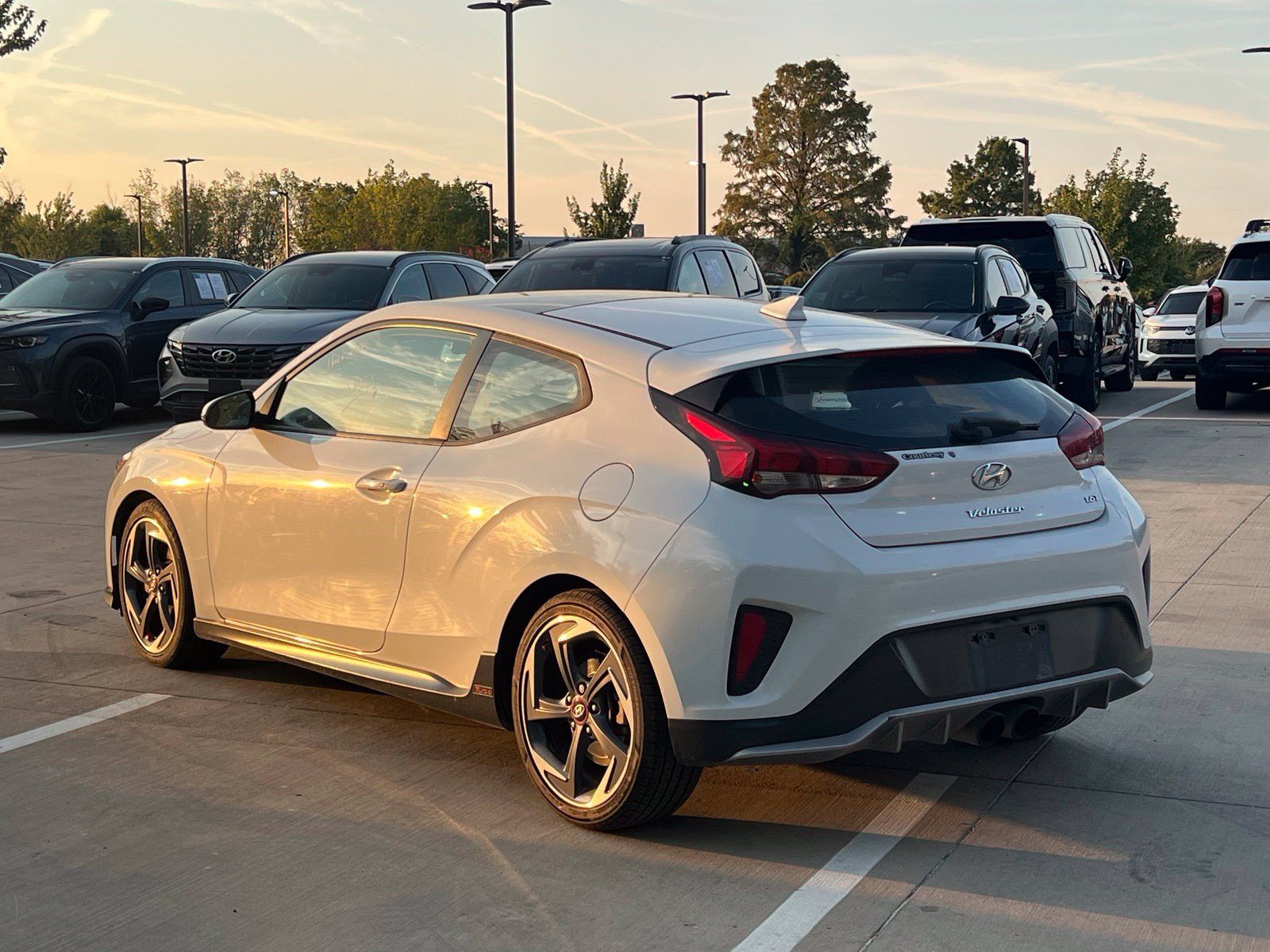 Used 2019 Hyundai Veloster Turbo FWD image 9