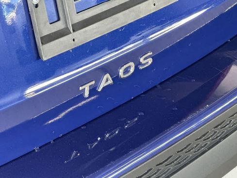 Used 2024 Volkswagen Taos SE FWD image 10