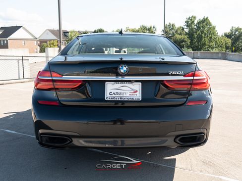 Used 2016 BMW 750i w/ M Sport Package image 6