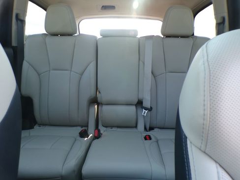 Used 2025 Subaru Ascent Limited AWD/4WD image 14