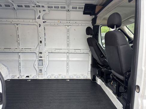 Used 2025 RAM ProMaster 2500 w/ Convenience Group FWD image 12