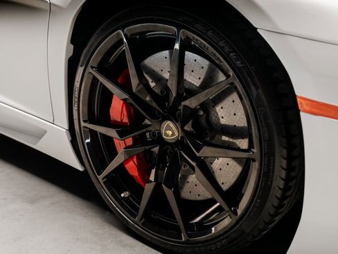 Used 2015 Lamborghini Aventador LP 700-4 image 39