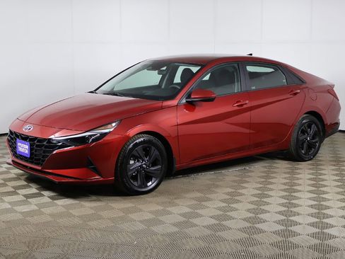 Used 2023 Hyundai Elantra SEL image 7