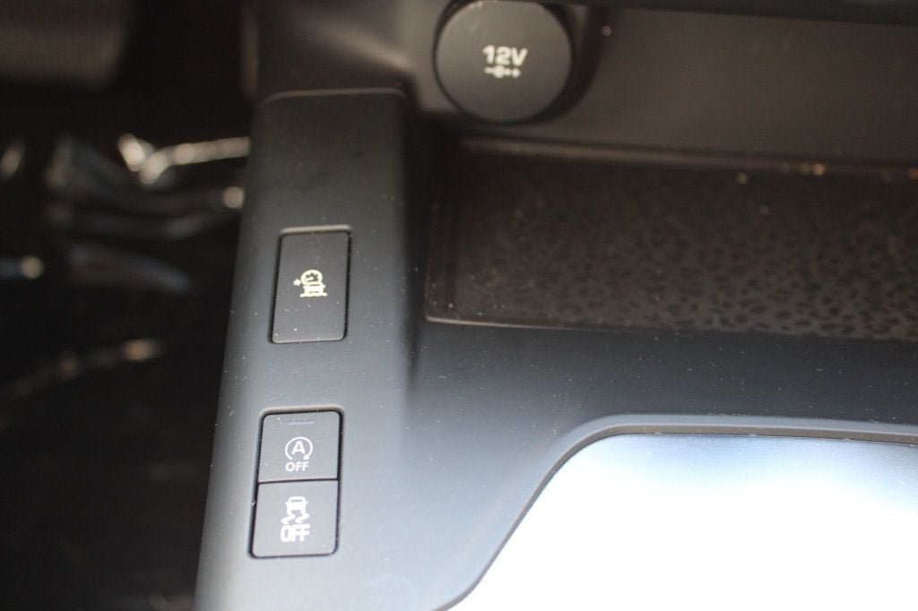 Used 2020 Jaguar E-PACE AWD/4WD image 28