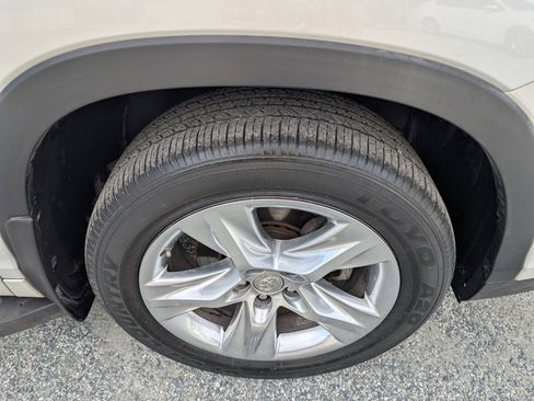 Used 2015 Toyota Highlander Limited image 4