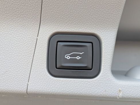 Used 2017 GMC Acadia SLT image 35