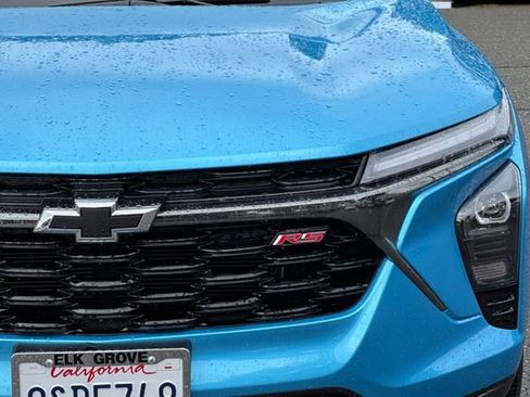 Used 2025 Chevrolet Trax RS w/ Sunroof Package FWD image 50