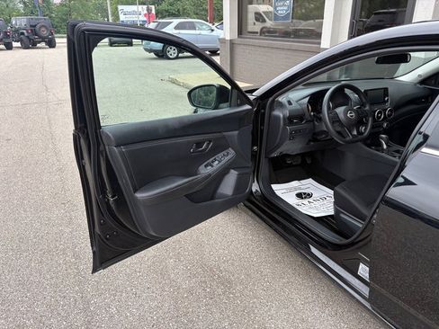 Used 2024 Nissan Sentra S FWD image 9