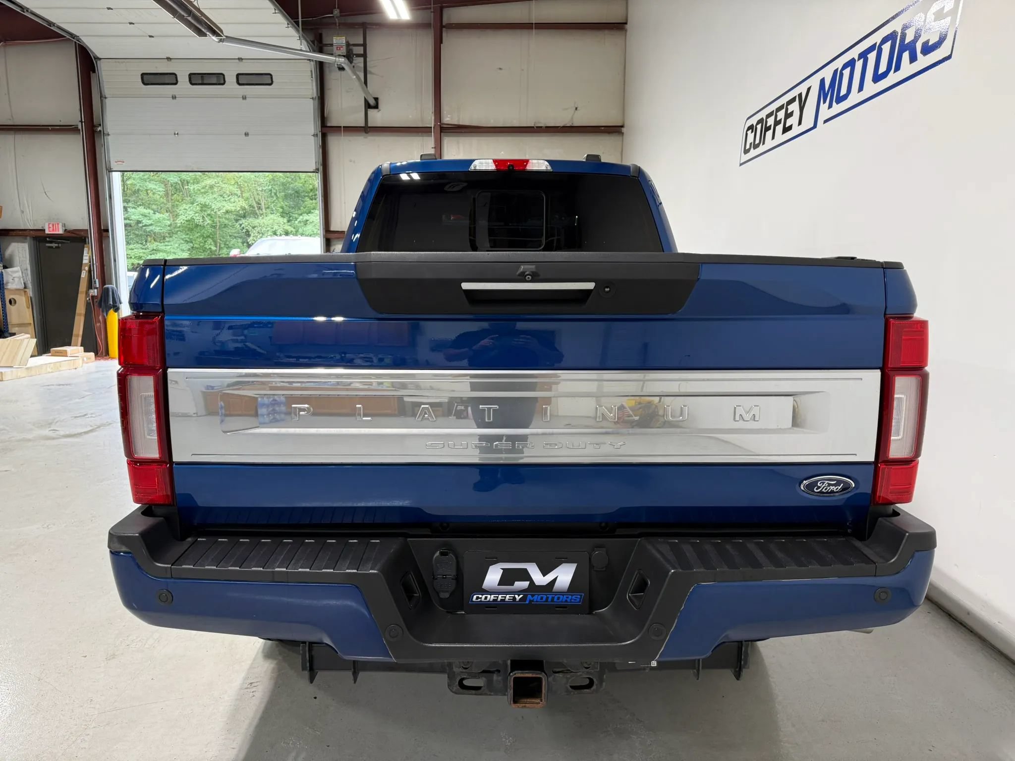 Used 2022 Ford F250 Platinum w/ FX4 Off-Road Package AWD/4WD image 5
