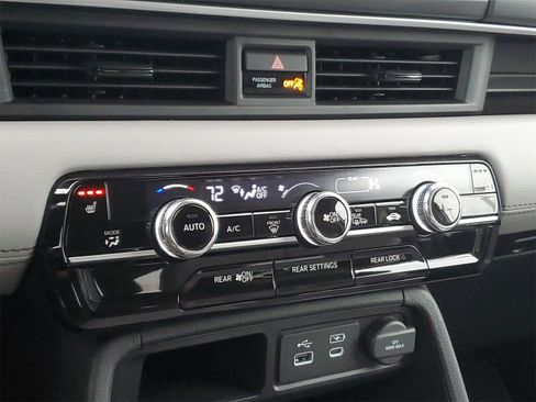 Used 2025 Honda Pilot EX-L image 29