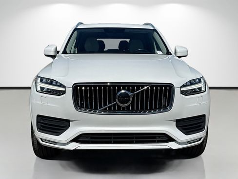 Used 2021 Volvo XC90 T6 Momentum w/ Protection Package Premier image 8