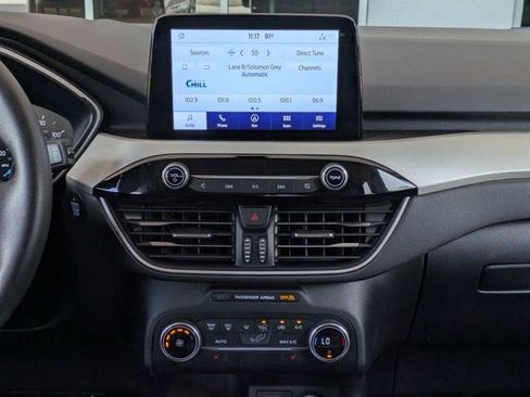 Used 2020 Ford Escape SE FWD image 17