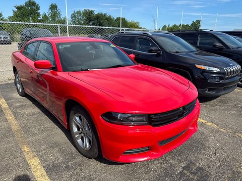 Used 2021 Dodge Charger SXT w/ Leather Interior Group RWD image 6