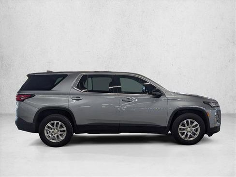 Used 2023 Chevrolet Traverse LS FWD image 4