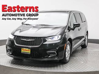 Used 2023 Chrysler Pacifica Touring-L video 1