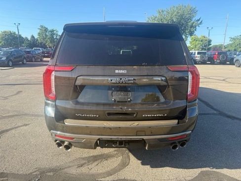 Used 2024 GMC Yukon XL Denali Ultimate AWD/4WD image 11