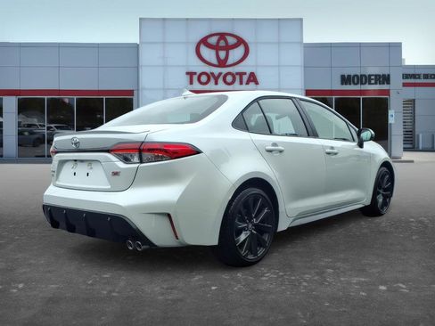 Used 2026 Toyota Corolla SE FWD image 6
