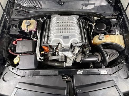 Used 2015 Dodge Challenger SRT Hellcat RWD image 29