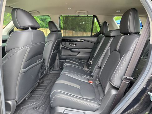 Used 2025 Honda Pilot EX-L image 14