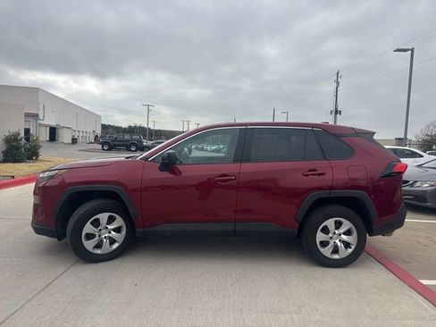 Used 2023 Toyota RAV4 LE image 5