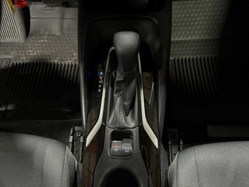 Certified 2022 Toyota Corolla LE image 30