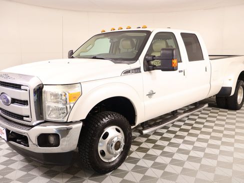 Used 2016 Ford F350 Lariat w/ Lariat Interior Package AWD/4WD image 10