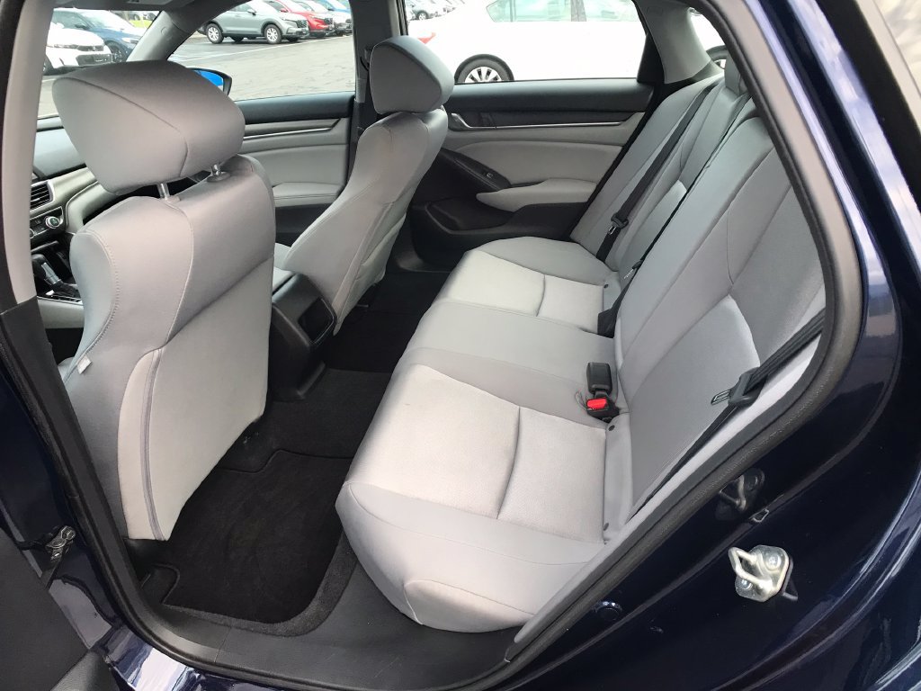 Used 2018 Honda Accord LX image 9