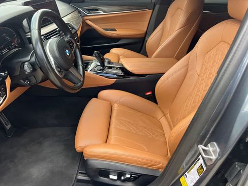 Used 2022 BMW 530i w/ M Sport Package RWD image 9