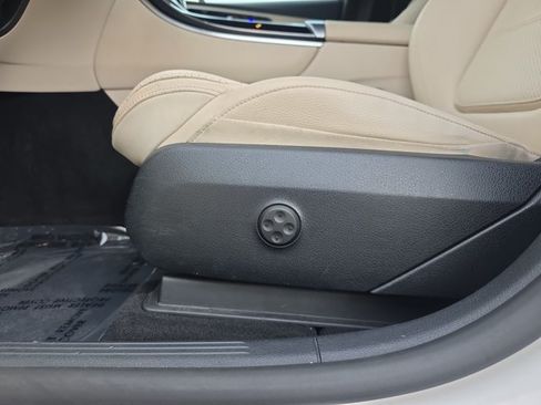 Used 2023 Mercedes-Benz GLC 300 image 28
