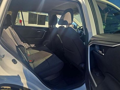 Used 2022 Toyota RAV4 XLE image 12