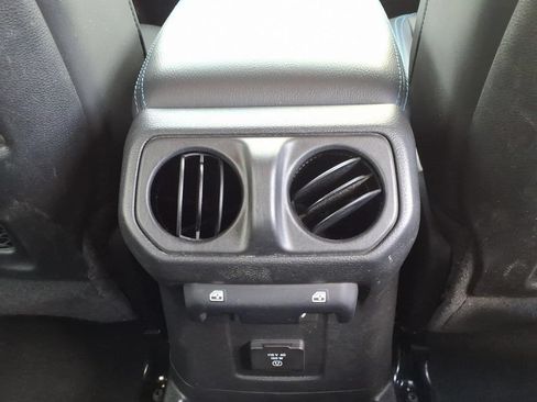 Used 2024 Jeep Wrangler Unlimited Rubicon 4xe AWD/4WD image 17