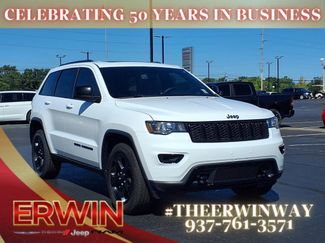 Used 2019 Jeep Grand Cherokee Laredo image 1
