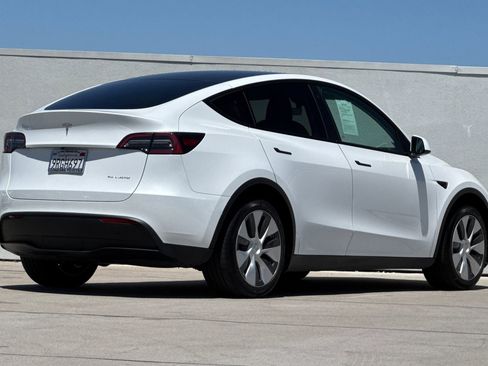 Used 2023 Tesla Model Y Long Range AWD/4WD image 8