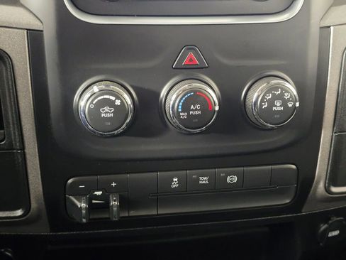 Used 2018 RAM 3500 Tradesman w/ Chrome Appearance Group image 33