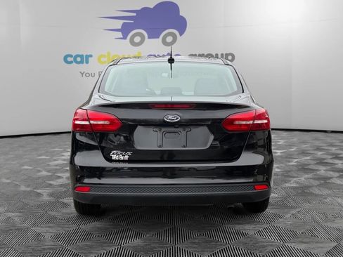 Used 2017 Ford Focus S image 4