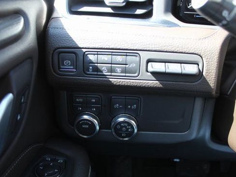 Used 2022 GMC Yukon Denali AWD/4WD image 29