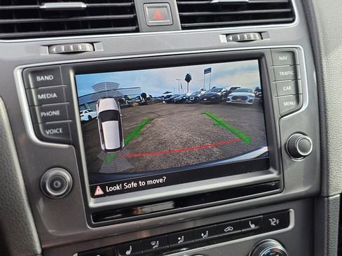 Used 2016 Volkswagen e-Golf SEL Premium FWD image 28