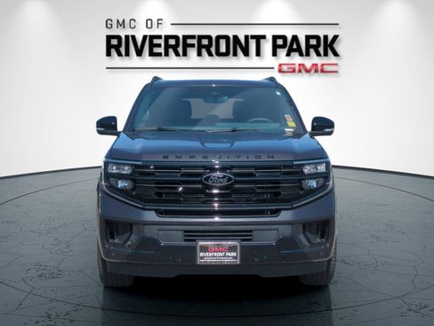 Used 2026 Ford Expedition Max Platinum w/ Stealth Appearance Package AWD/4WD image 8