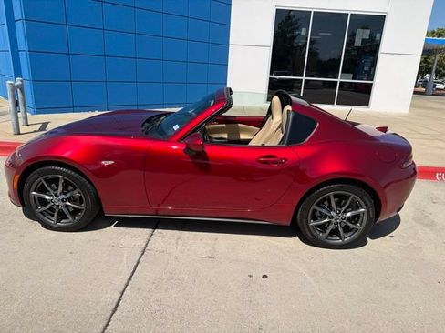 Used 2019 MAZDA MX-5 Miata RF Grand Touring RWD image 16