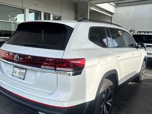 Used 2026 Volkswagen Atlas SE FWD image 6