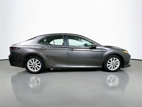 Used 2023 Toyota Camry LE image 8