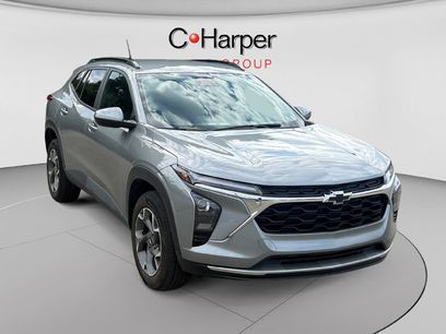 Used 2025 Chevrolet Trax LT